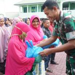 Kodim Aceh Utara Serahkan Zakat Fitrah Kepada Warga Kurang Mampu.